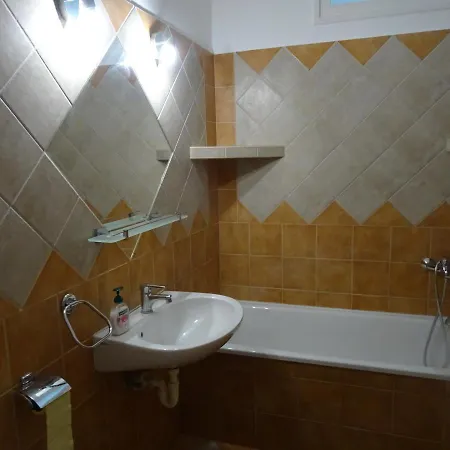Gyori Uti Lakas شقة Tatabánya